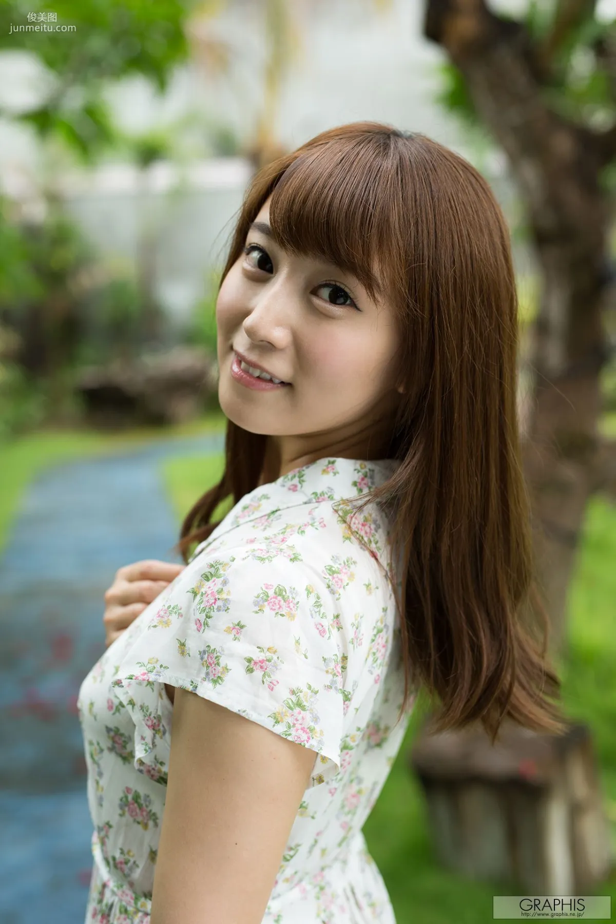 初川みなみ《Ladylike, cute girl!》 [Graphis] Gals 写真集
