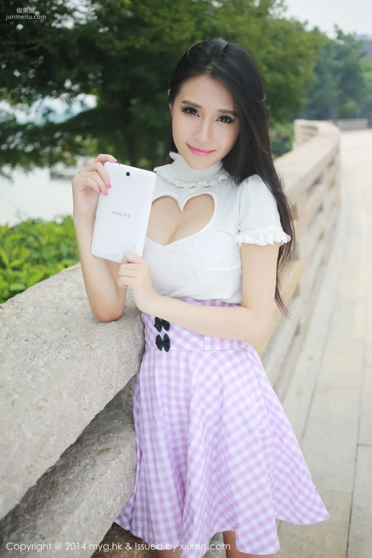 于大小姐AYU《街拍超短裙+可爱内衣》 [美媛馆MyGirl] Vol.018 写真集