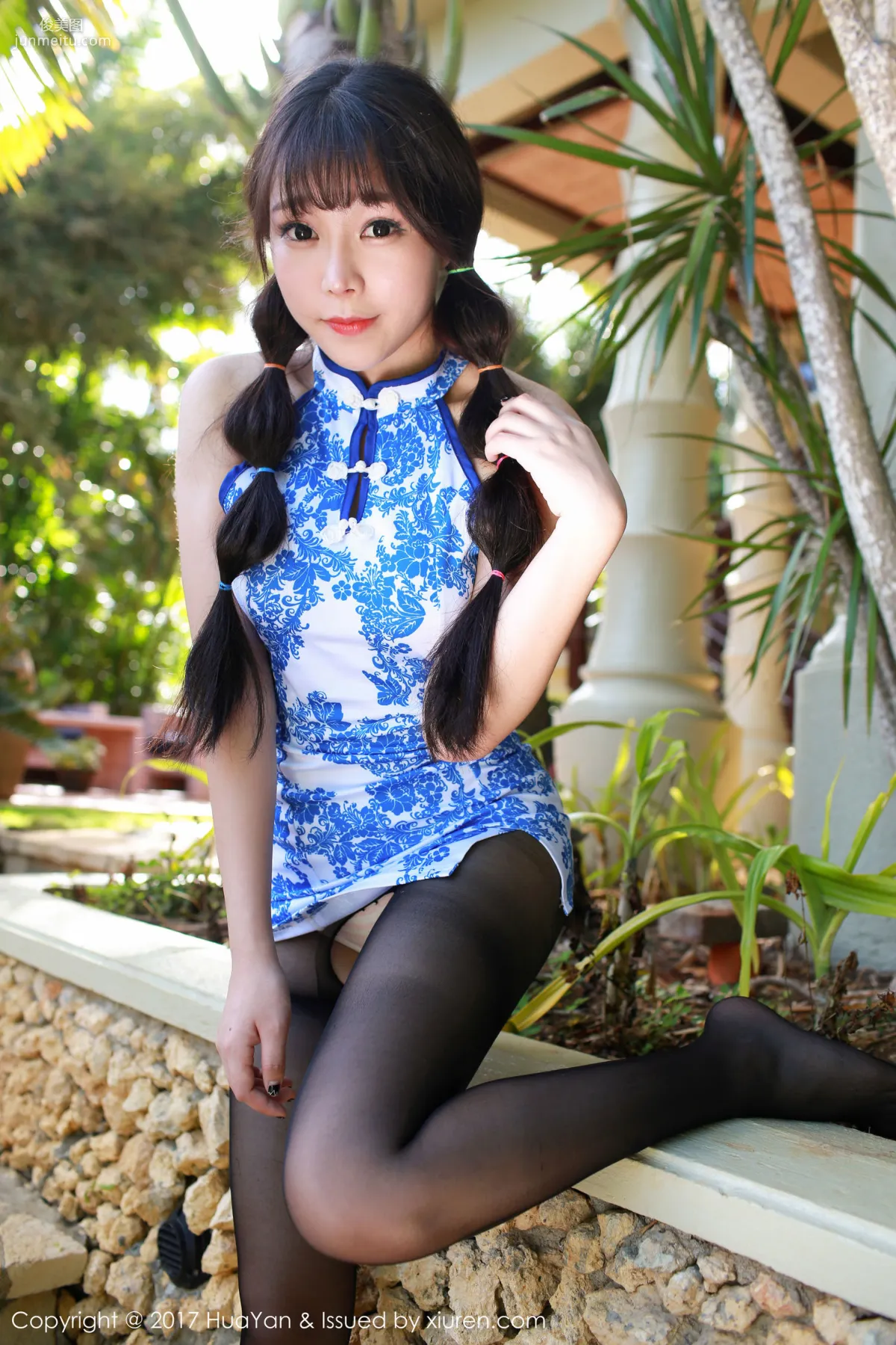 芝芝Booty《旗袍+黑丝》 [花の颜HuaYan] VOL.026 写真集