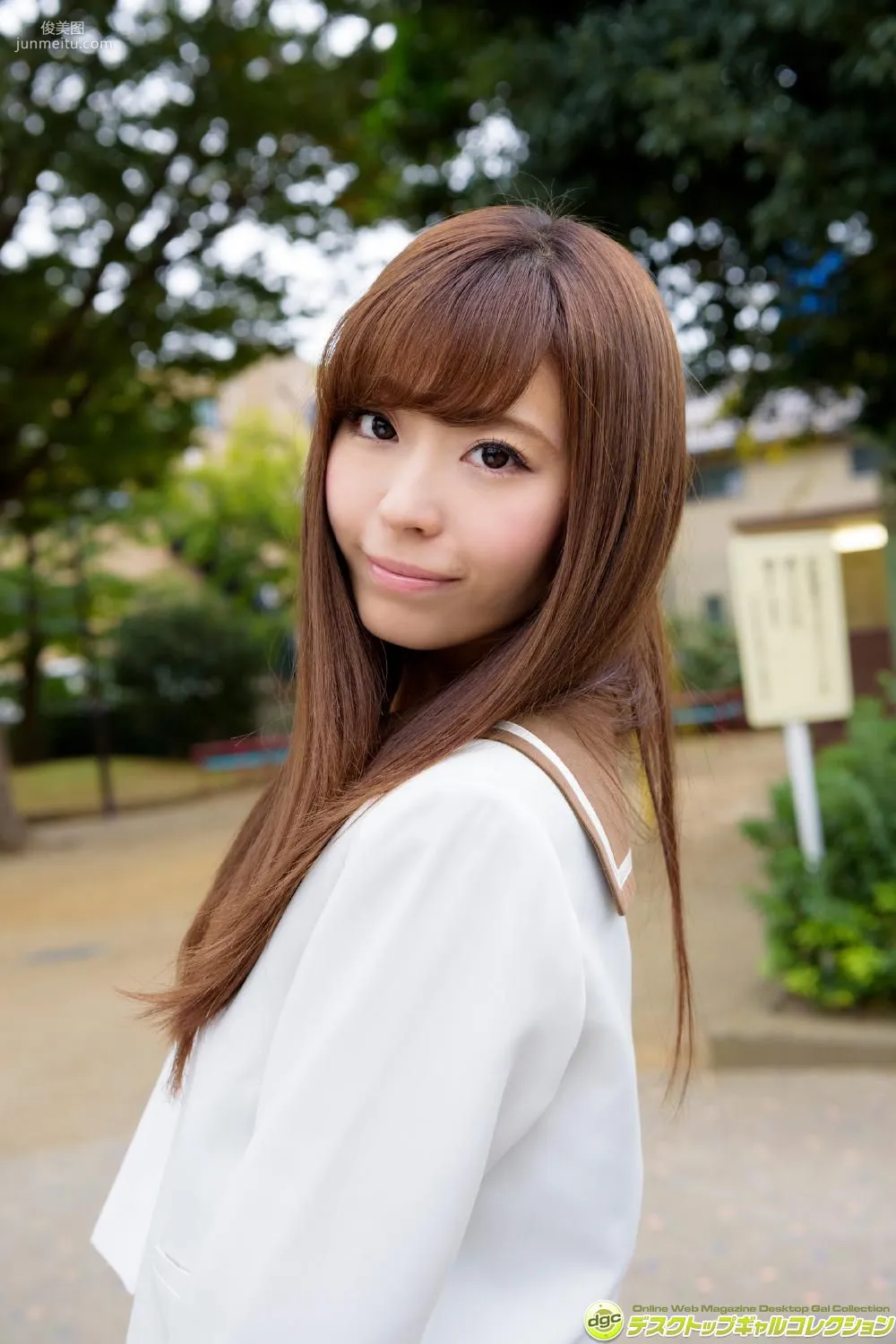小日向結衣《グラビア界☆期待の新星が制服美女天に登場》 [DGC] 写真集