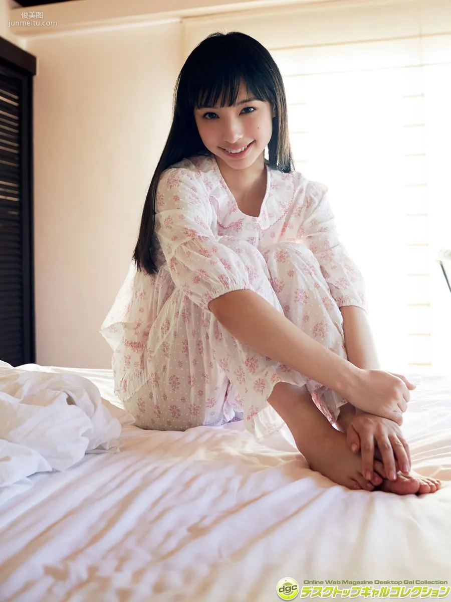 鹤卷星奈《爽やか笑顔とスレンダーボディで大人気！！》 [DGC] 写真集