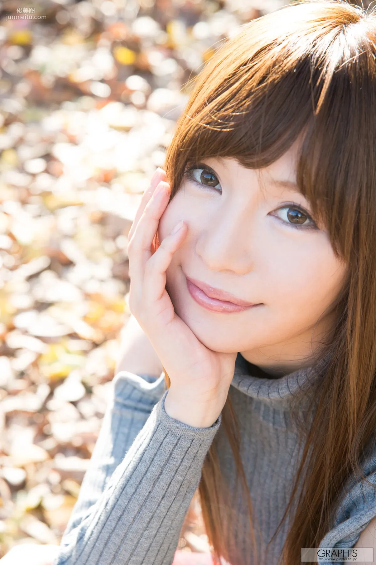 Aoi 葵『Float On』 [Graphis] Gals 写真集