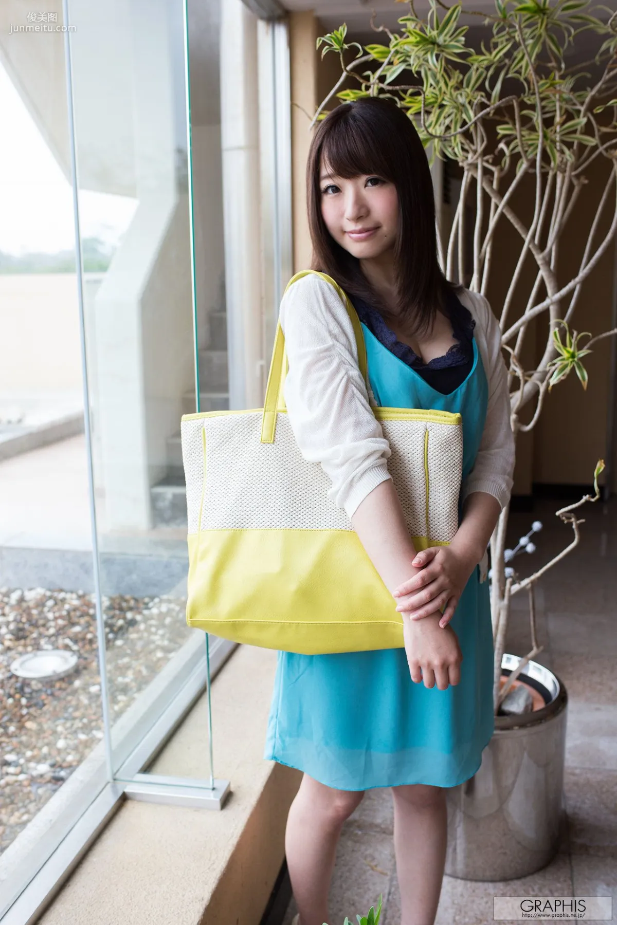 初美沙希《Caucus Race》 [Graphis] Gals 写真集