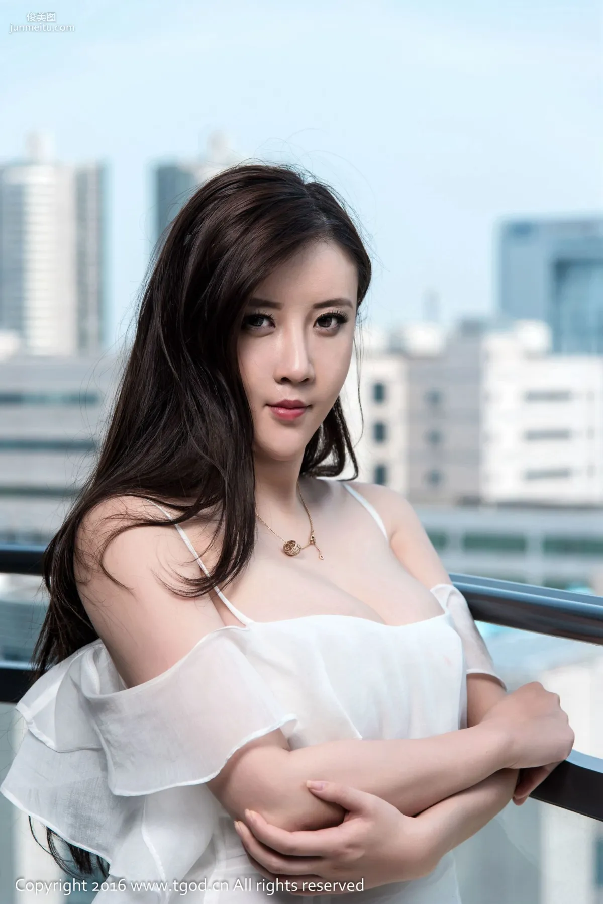 王婉悠《玉女巨乳的容颜 都市迷情》 [推女神TGOD] 写真集