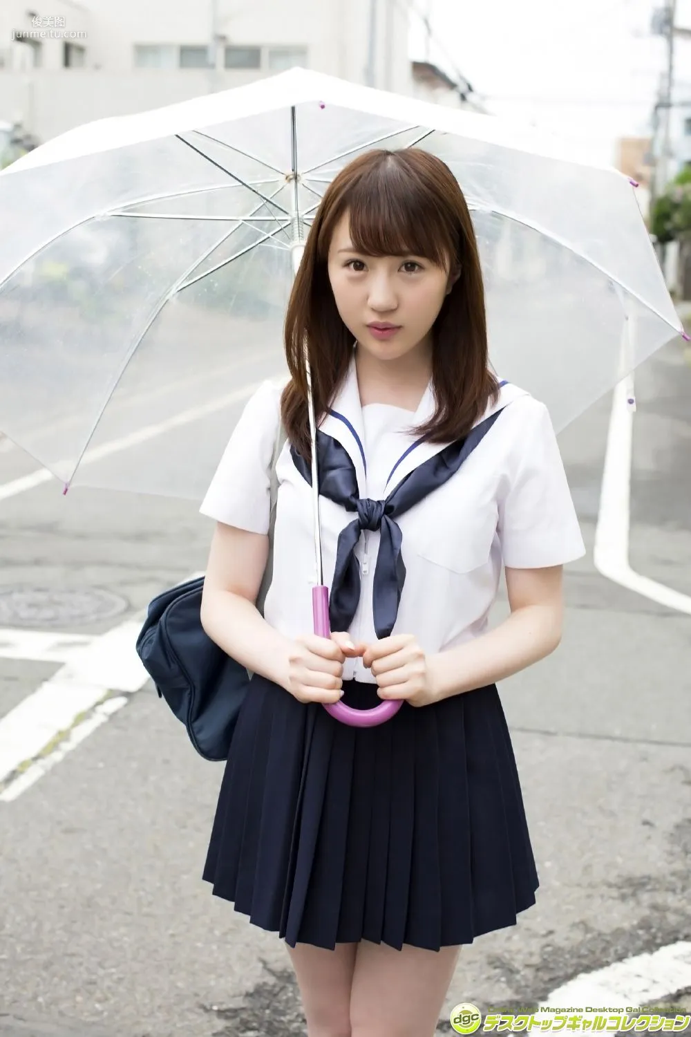 森山結衣《バレエの特技を活かした柔軟性が自慢19歳》 [DGC] 写真集
