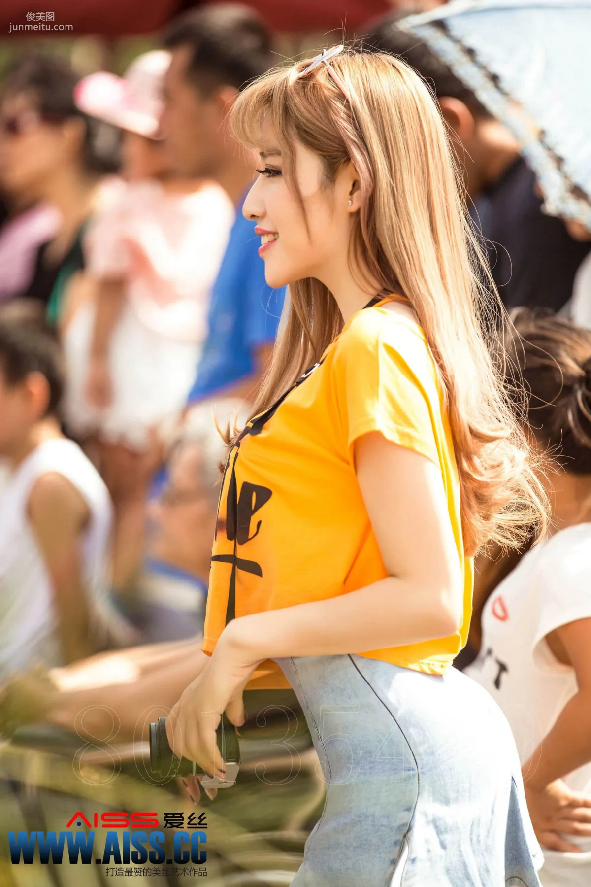 何冉《何冉的假期》 [AISS爱丝] 写真集