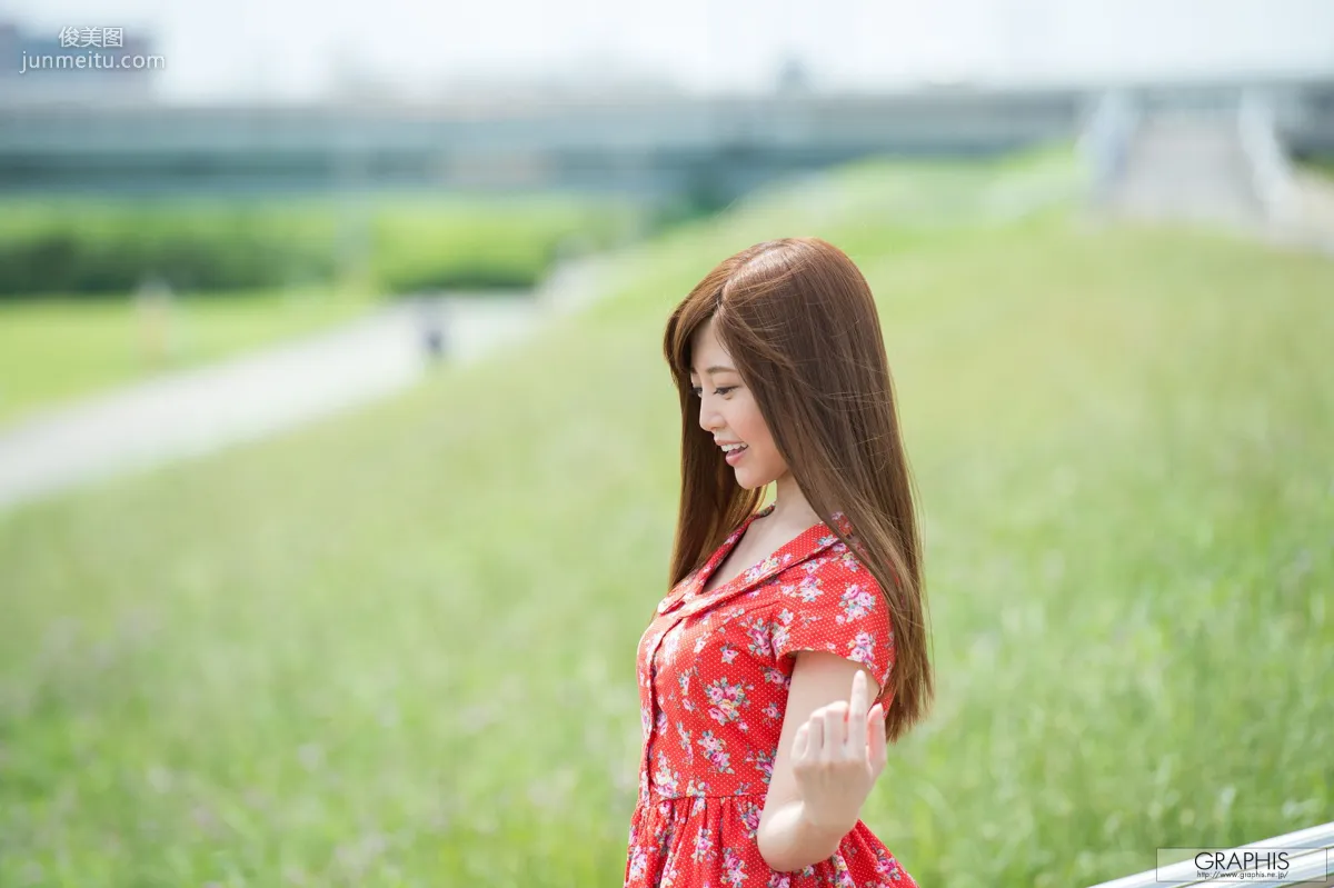 榊梨々亜/榊梨梨亚《Be shy》 [Graphis] Gals 写真集