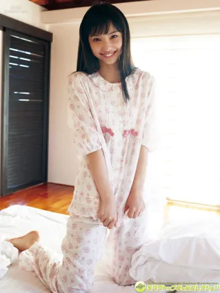 鹤卷星奈《爽やか笑顔とスレンダーボディで大人気！！》 [DGC] 写真集