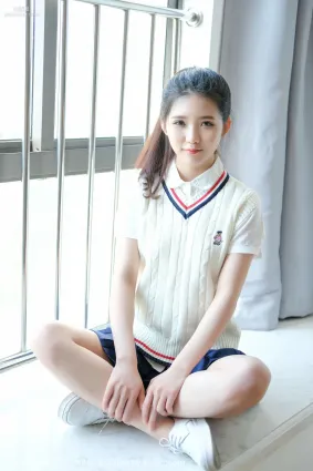 可爱的小叶子《校服软妹》 [优星馆UXING] VOL.056 写真集