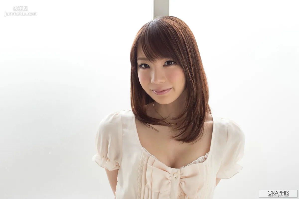 鈴村あいり《Quietly》 [Graphis] Gals 写真集