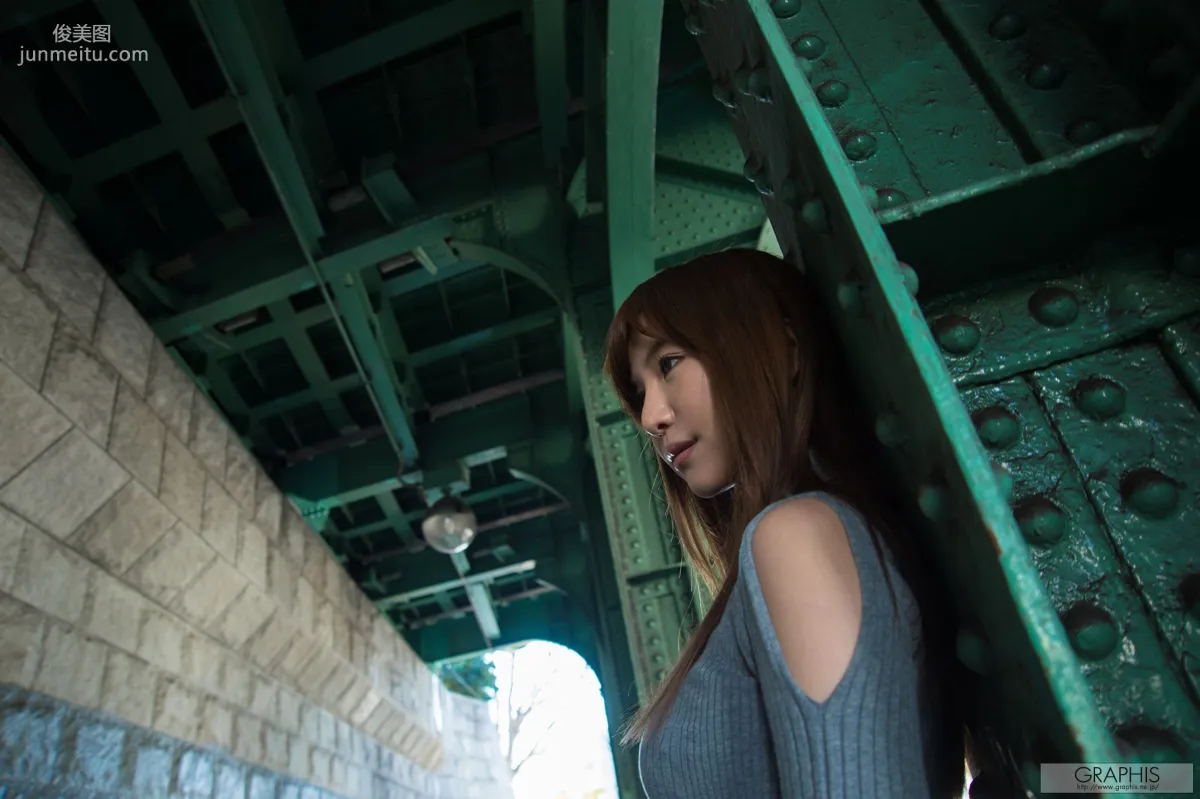 Aoi 葵『Float On』 [Graphis] Gals 写真集