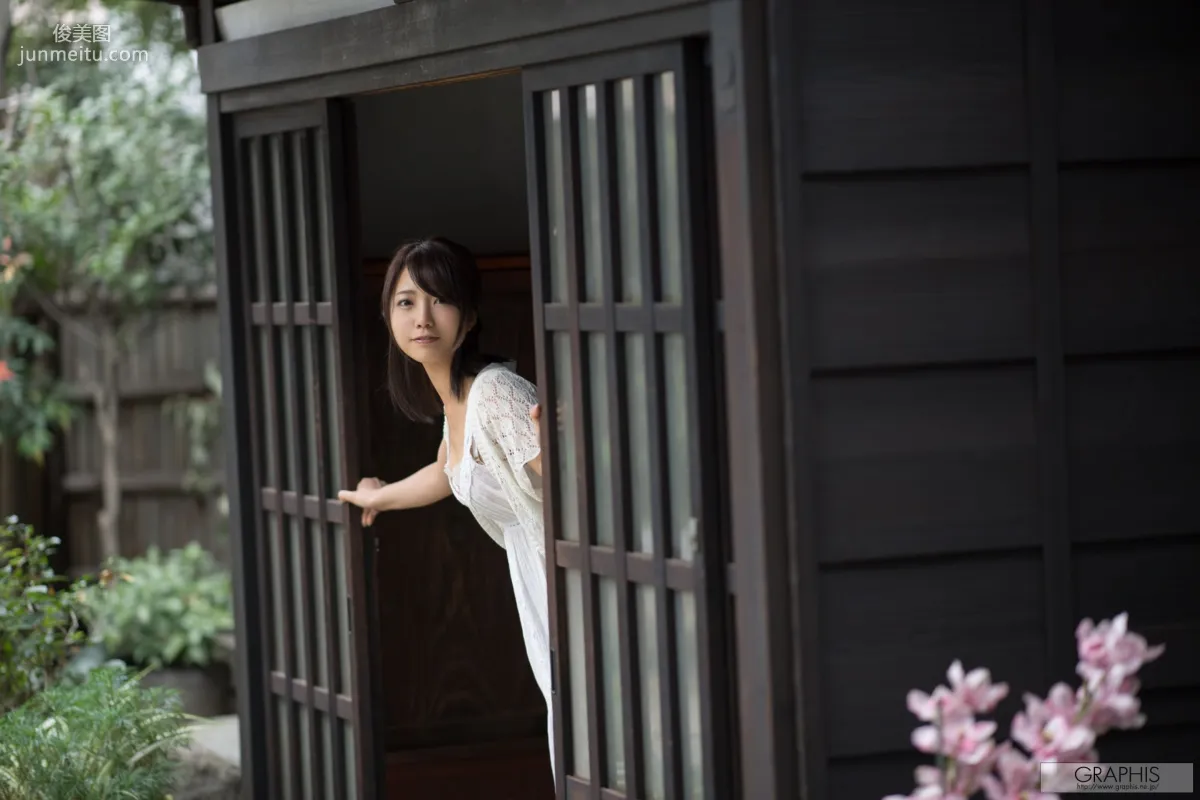 戸田真琴『Pure purification』 [Graphis] Gals 写真集