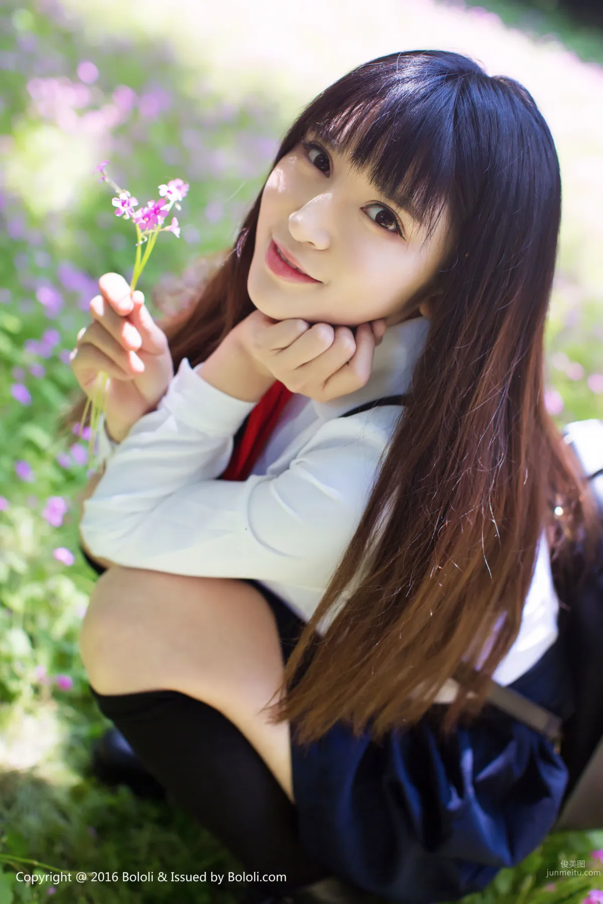 豆豆《校服女生》 [Kimoe激萌文化] KIM019 写真集