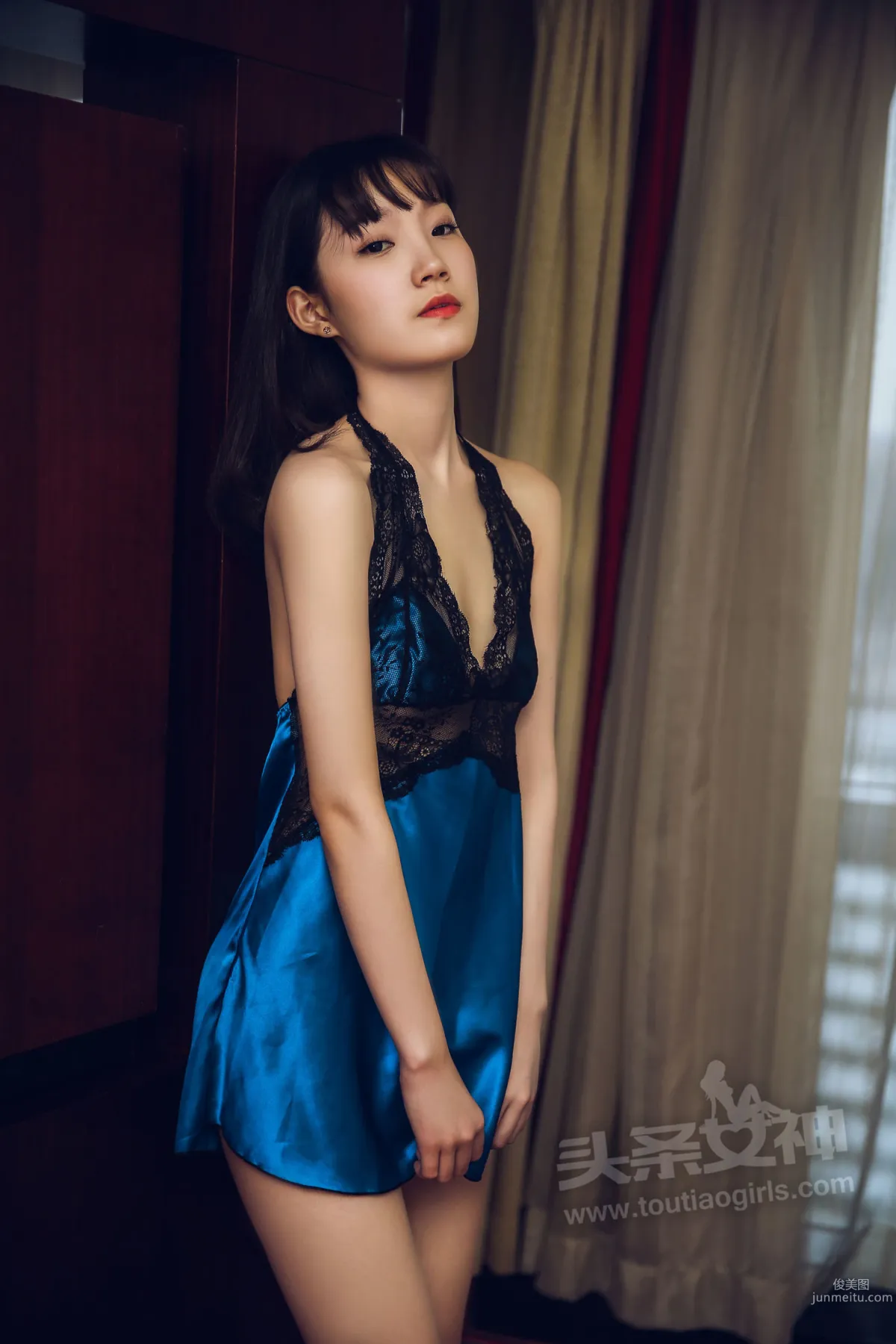 Lucy《羞涩蜜腿诱惑》 [头条女神] 写真集