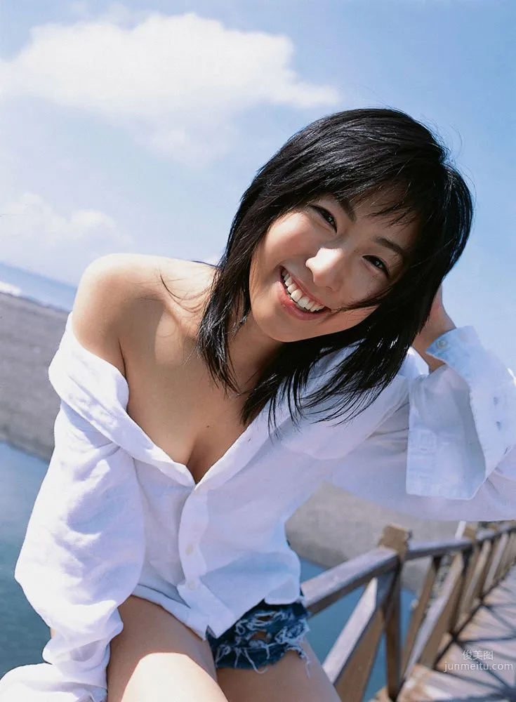 佐藤寛子《Lights,Camera,Action》写真集 [YS Web] Vol.137