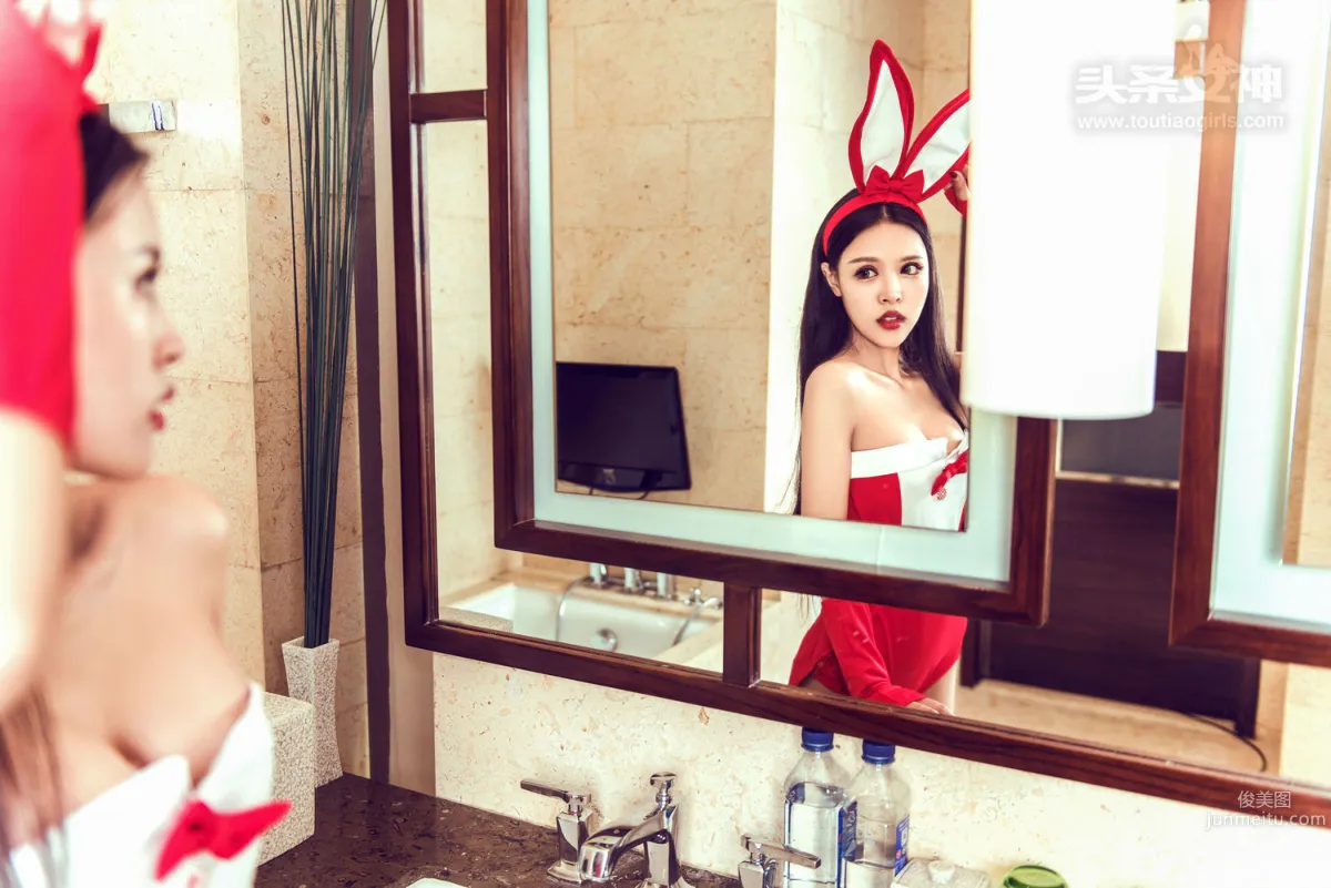 锦葵《美人秘书》 [头条女神] 写真集