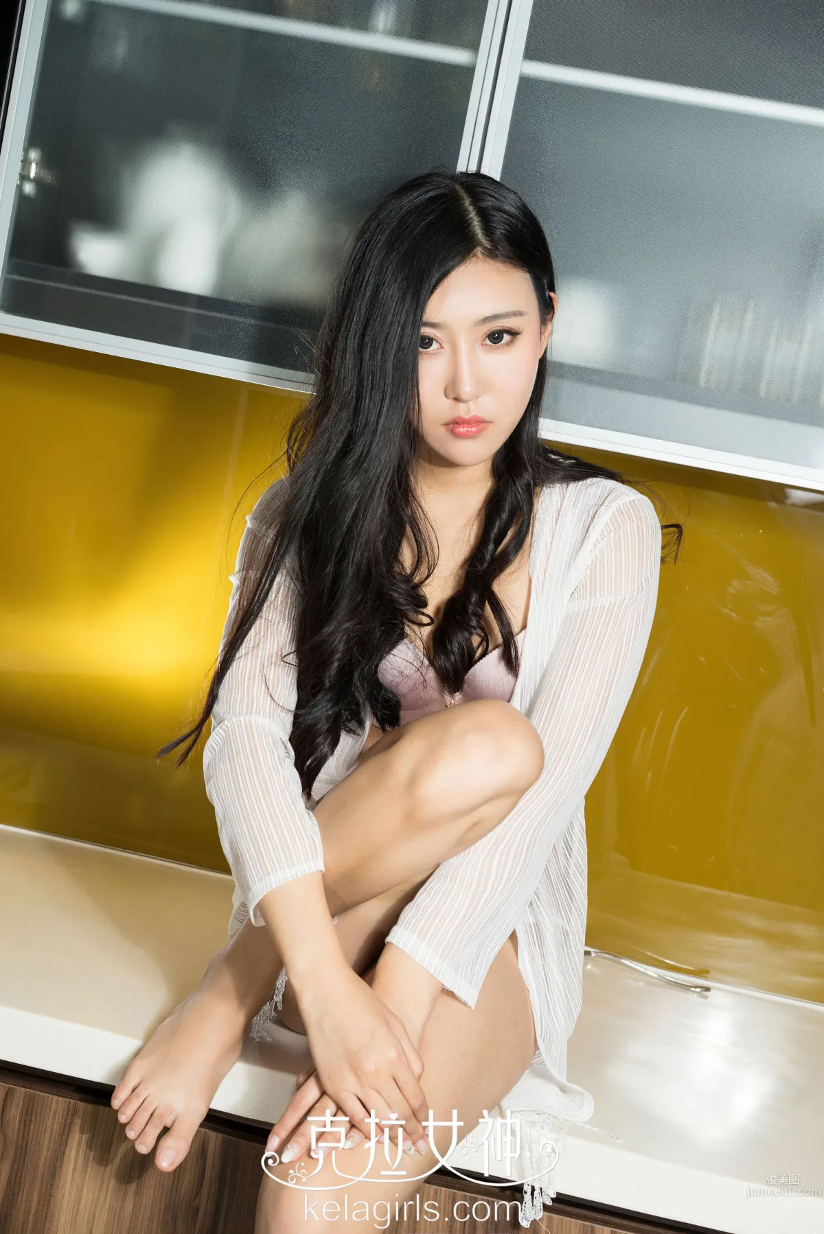 周子瑶《翘臀小妖精》 [克拉女神] 写真集