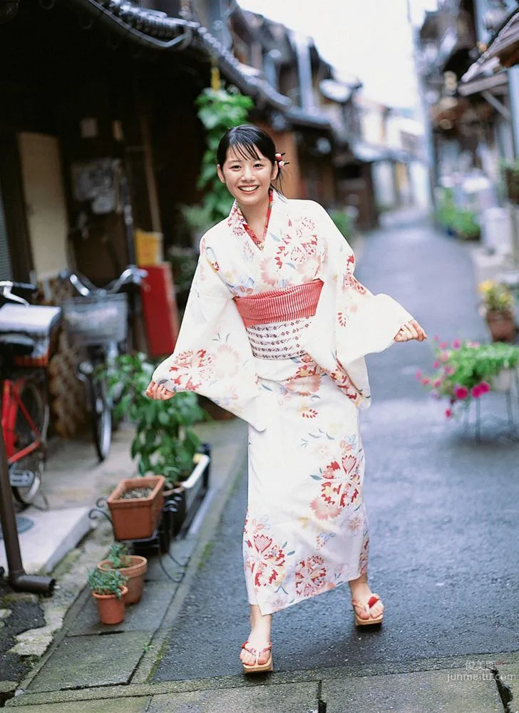 夏帆Kaho《中学生最后の夏休み、思い出いっぱ？？!!》写真集 [YS Web] Vol.176