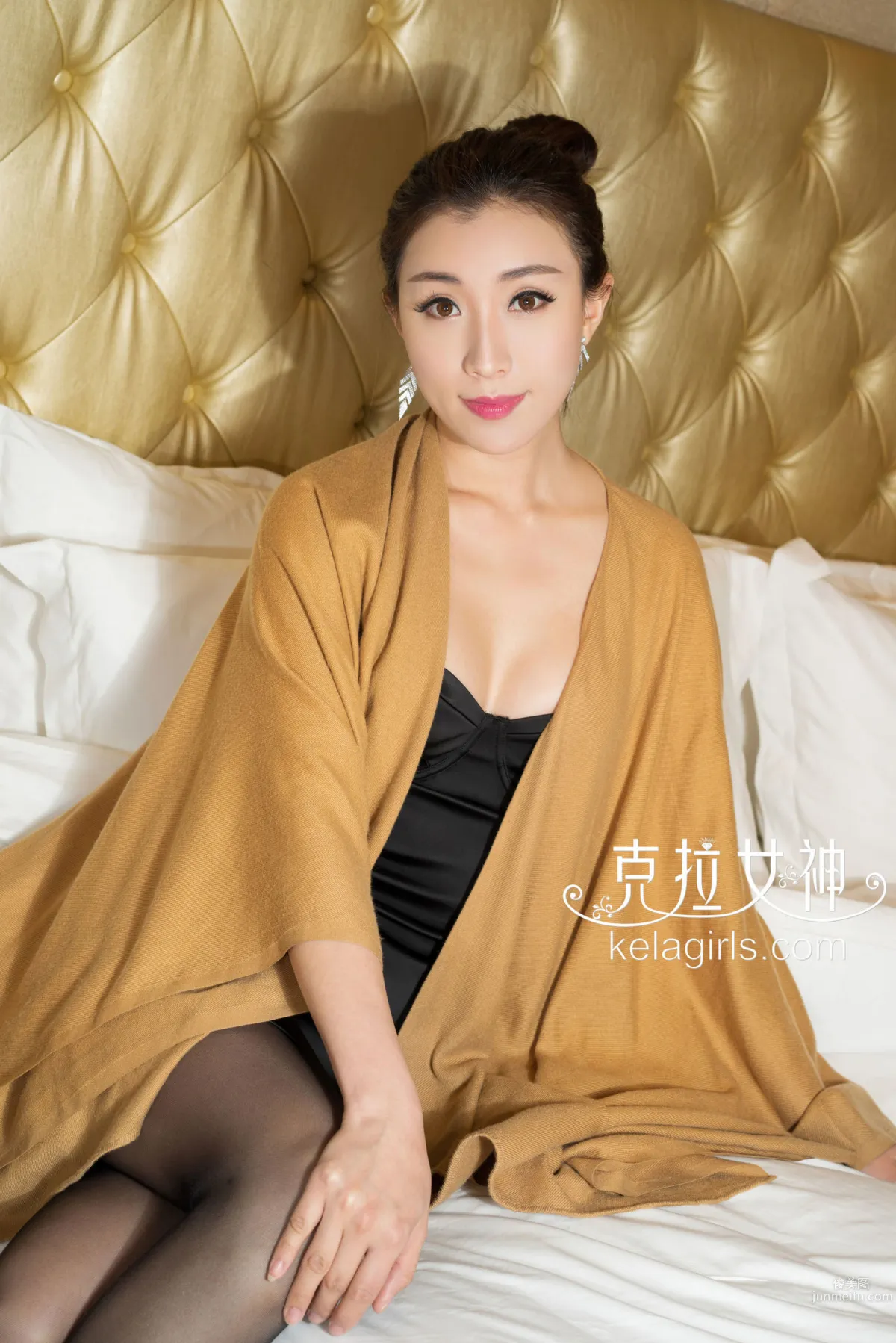 安安《黑丝进阶篇》 [克拉女神] 写真集