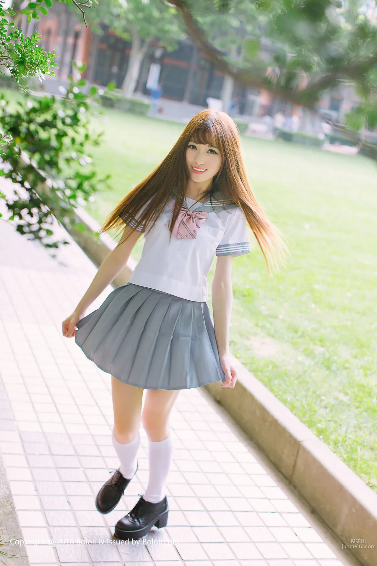 赵奶莹《奶莹小花园》 [Kimoe激萌文化] KIM015 写真集