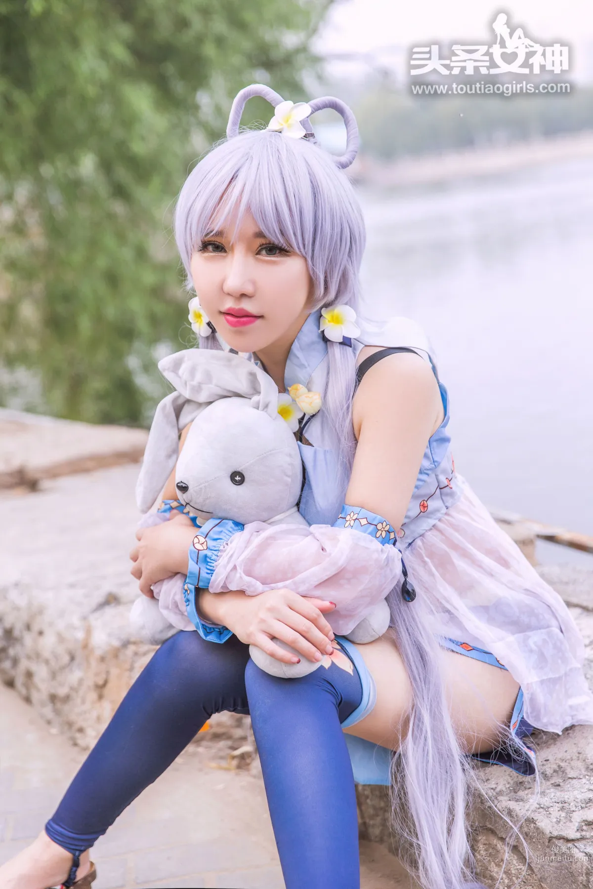 欣欣《天依娃娃》 [头条女神] 写真集
