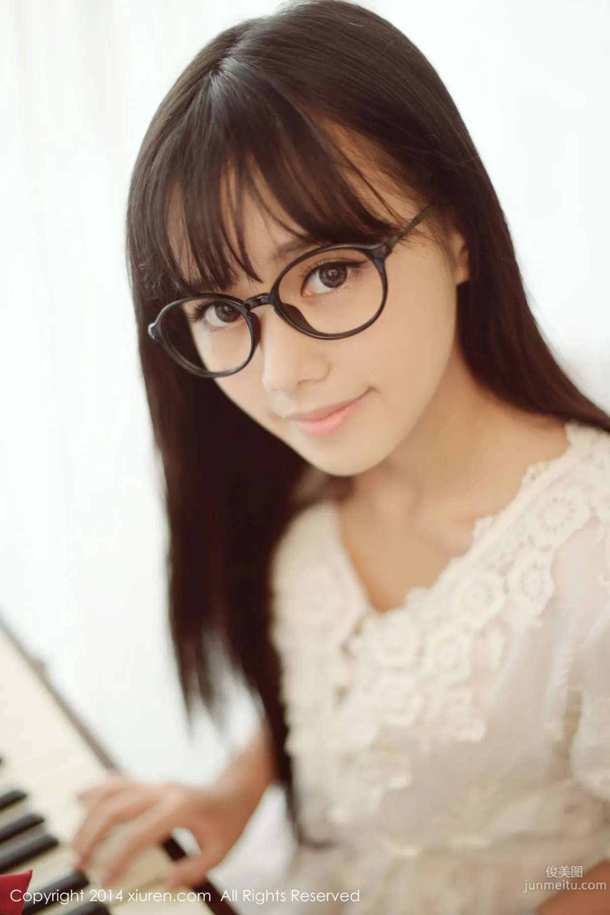 toro羽住《小清新系列》 [秀人网XiuRen] No.170 写真集