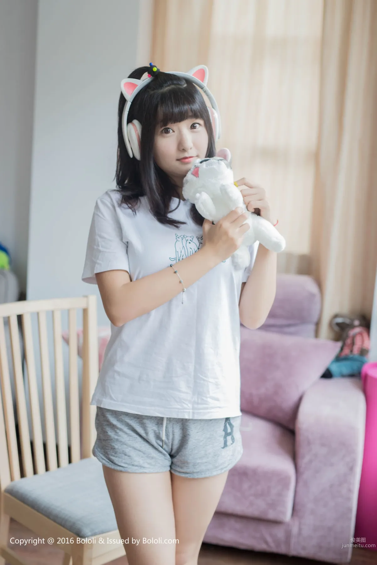 周闻《球球喵耳机》 [Kimoe激萌文化] KIM006 写真集