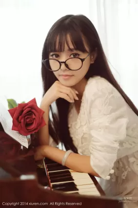 toro羽住《小清新系列》 [秀人网XiuRen] No.170 写真集