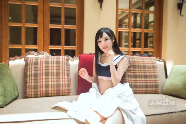 周熙妍《学生服幻想萝莉》 [头条女神] 写真集
