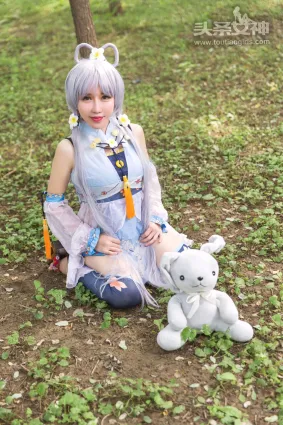 欣欣《天依娃娃》 [头条女神] 写真集
