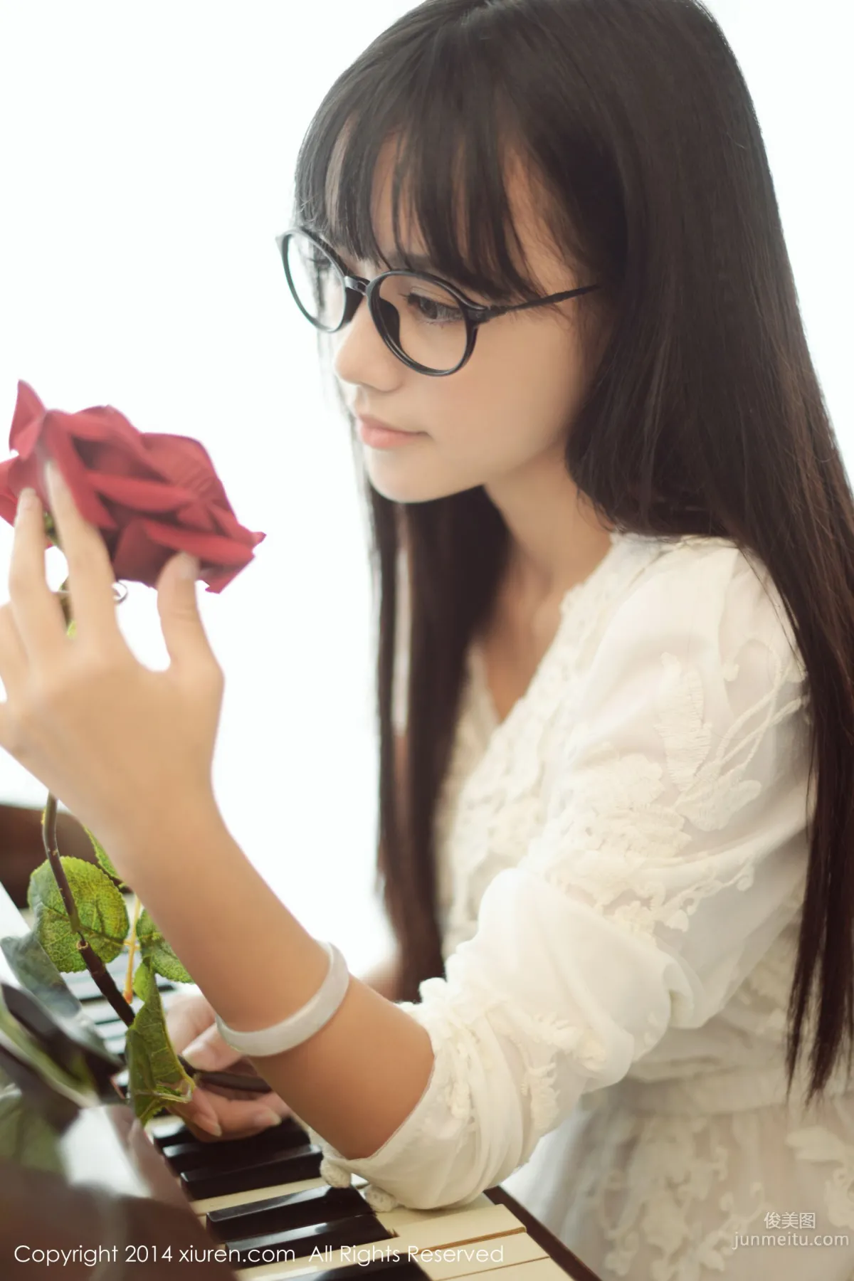 toro羽住《小清新系列》 [秀人网XiuRen] No.170 写真集