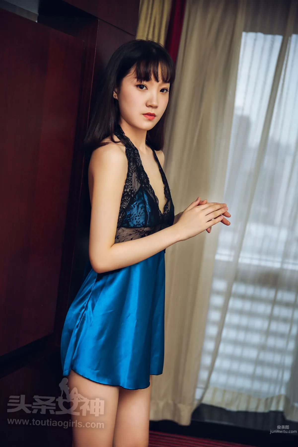 Lucy《羞涩蜜腿诱惑》 [头条女神] 写真集