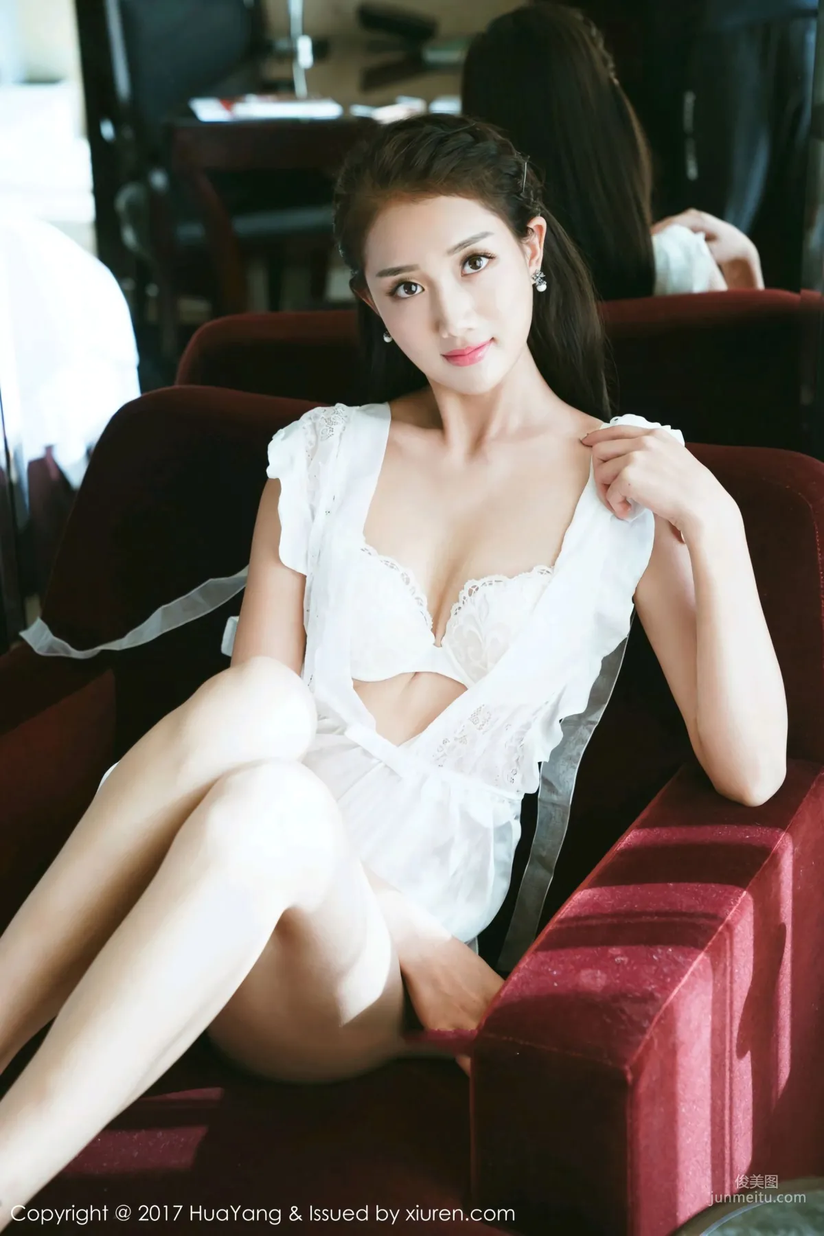 晴儿Anne《五官精致颜值清新秀丽》 [花漾Show] Vol.009 写真集