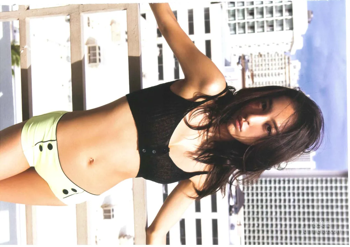 板野友美《release》 [PhotoBook] 写真集