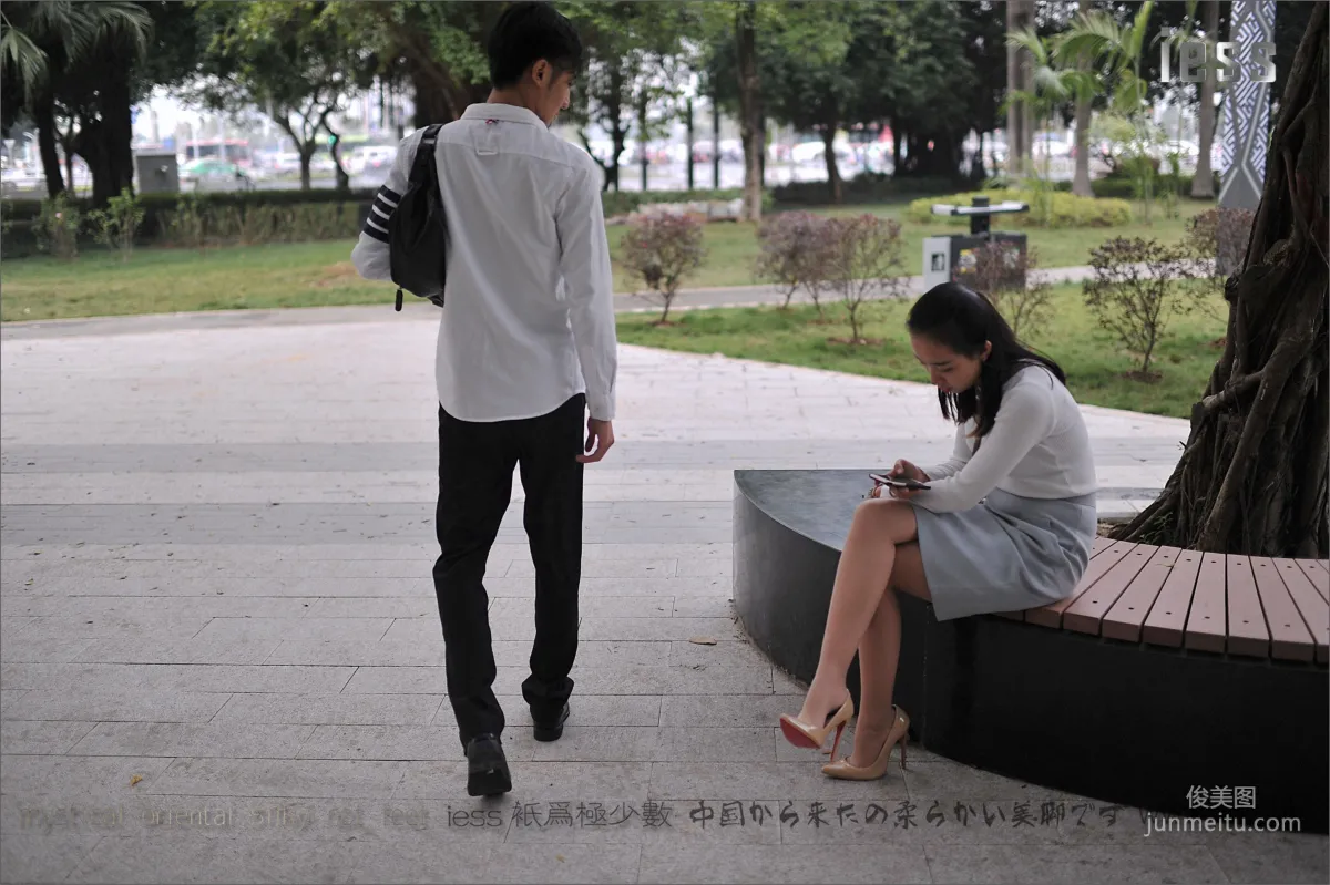 丝足便当127《户外丝袜》[IESS异思趣向] 写真集