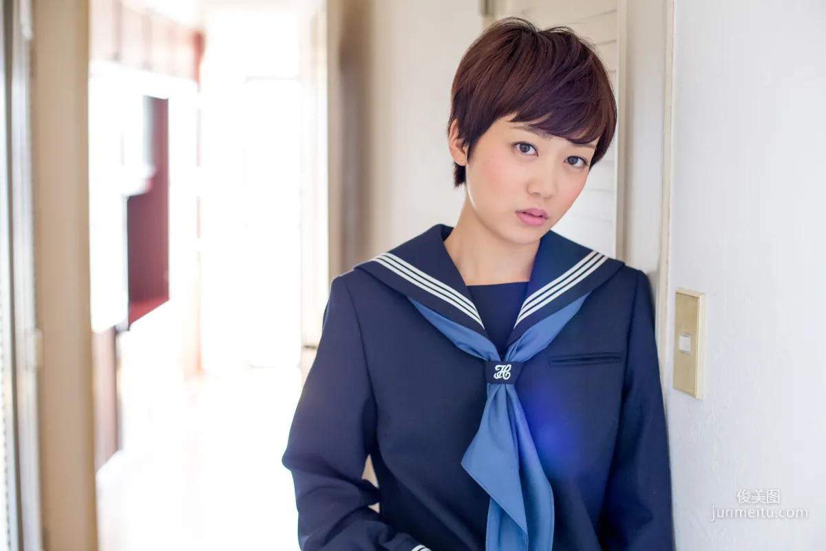 西野小春《黑丝制服+大胆诱惑》 [Minisuka.tv] 写真集