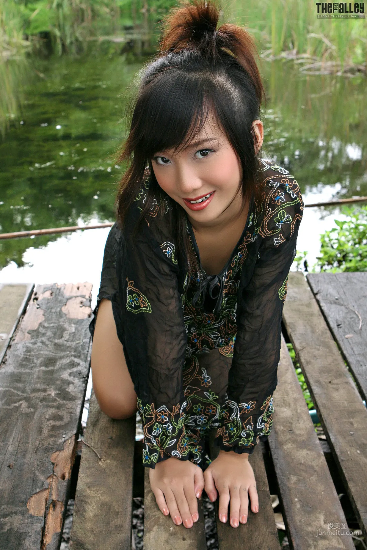 Lolita Cheng陈丽《小溪湿身》 [The Black Alley] 写真集