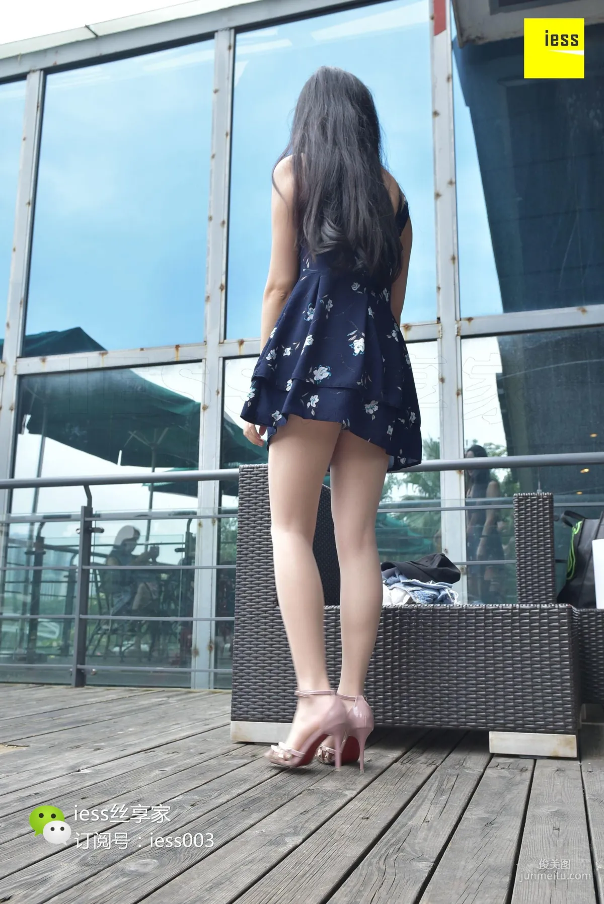 丝享家022 欣欣 《嘿！在星巴克晒太阳的姑娘》[IESS异思趣向] 写真集