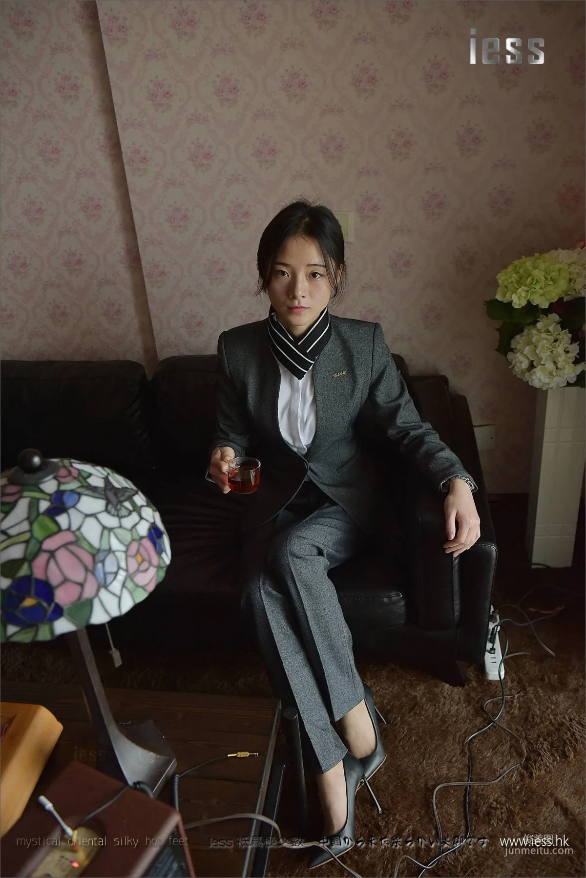 丝足便当114 小六 《小六的长裤短丝》[IESS异思趣向] 写真集