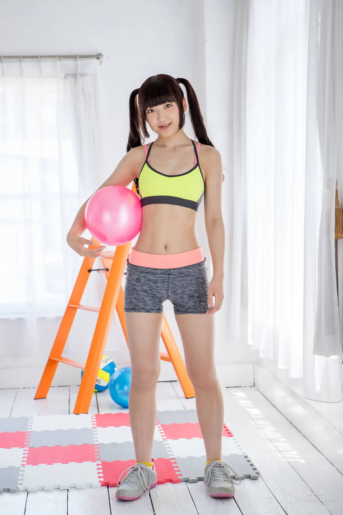 高梨あい《双马尾健身+背心系列》 [Minisuka.tv] 写真集