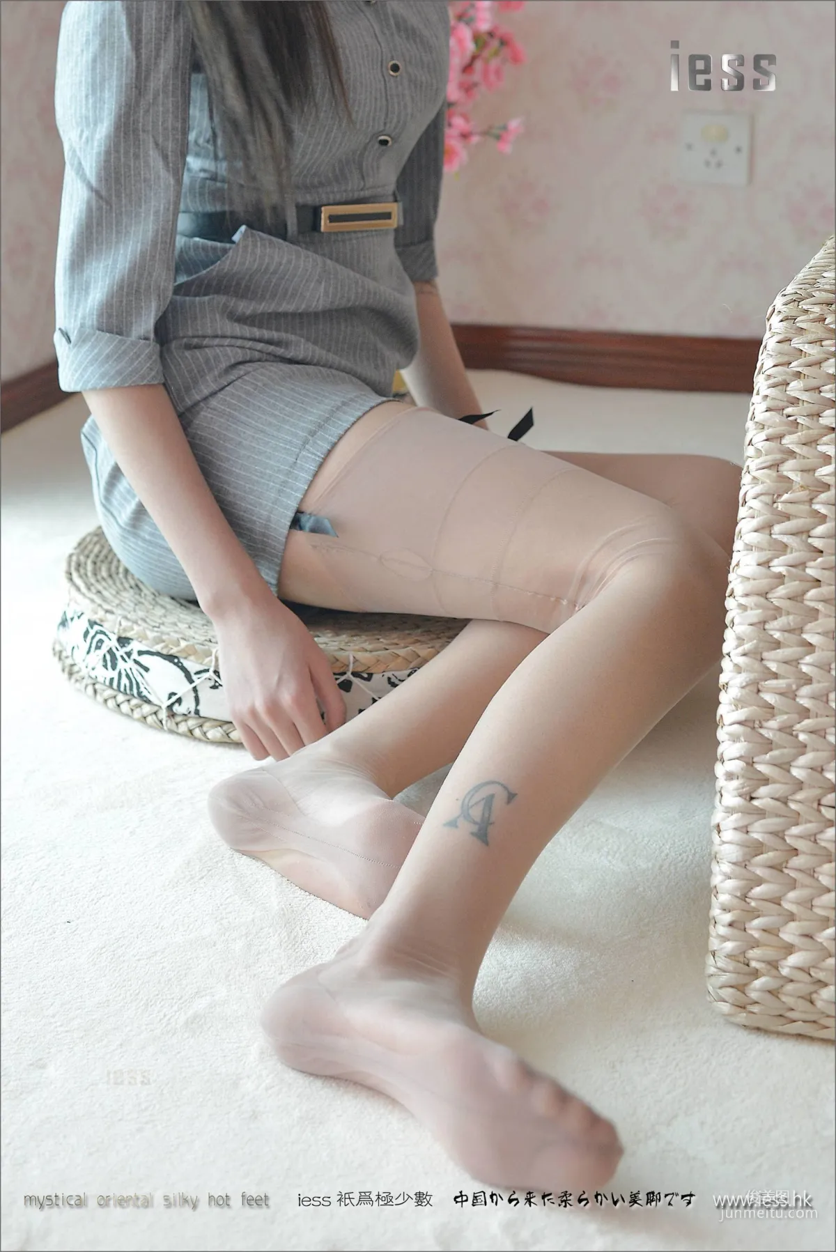 丝足便当107 潇潇 《无弹力纯尼龙丝袜》[IESS异思趣向] 写真集