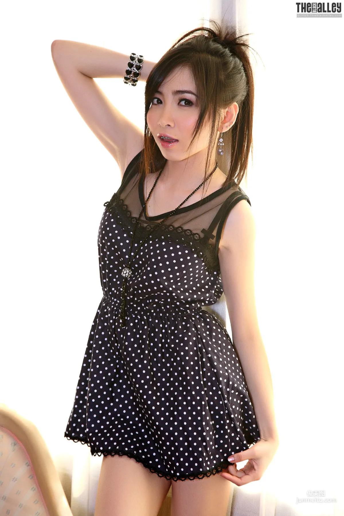 Alena 01《迷人的小妖精》 [The Black Alley] 写真集