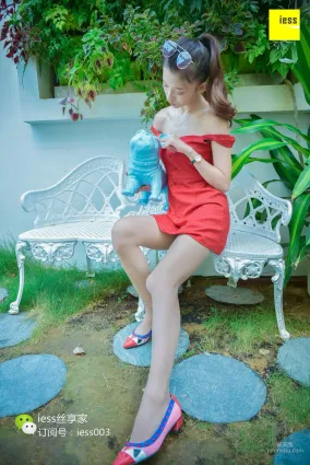 丝享家098 桂秋 《小怪兽红裙肉丝》[IESS异思趣向] 写真集