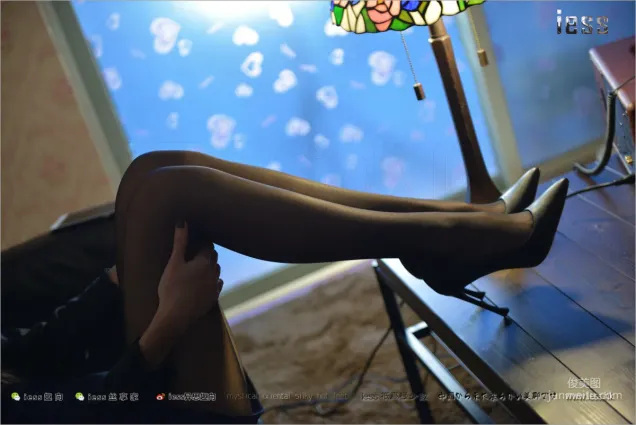 丝足便当168 潇潇 《黑丝女神黑丝秀》[IESS异思趣向] 写真集