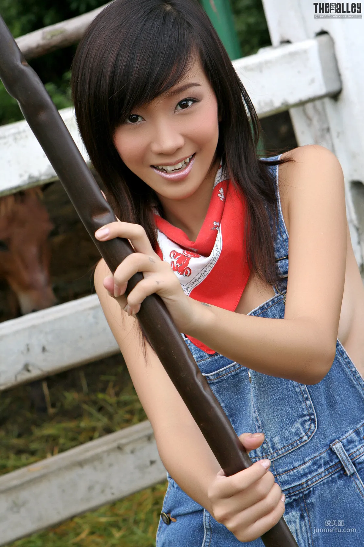 Lolita Cheng张慧敏《吊带牛仔少女》 [The Black Alley] 写真集