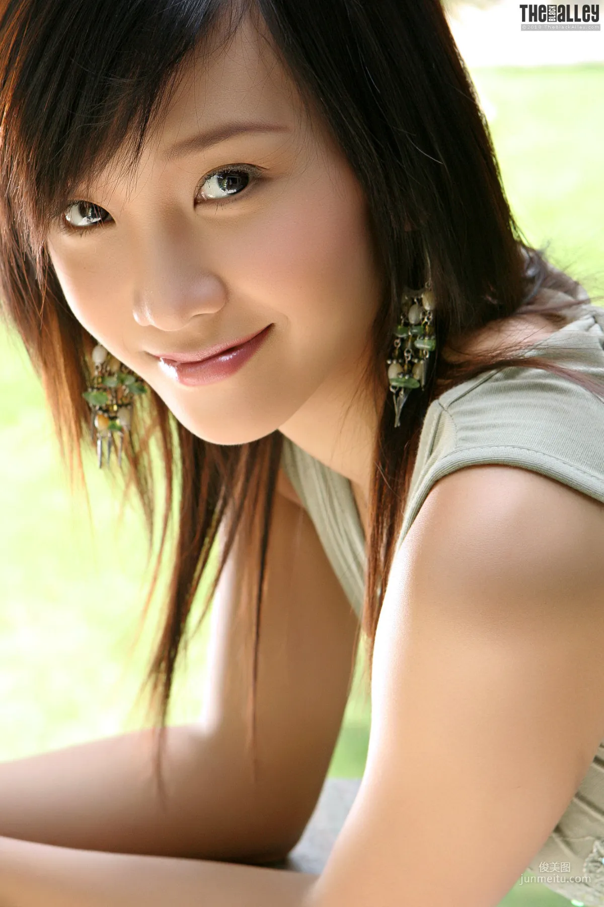 Lolita Cheng《透视长裙》 [The Black Alley] 写真集