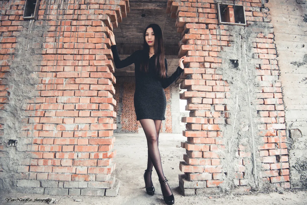 [台湾嫩模] Jenny《黑丝外拍》 写真集