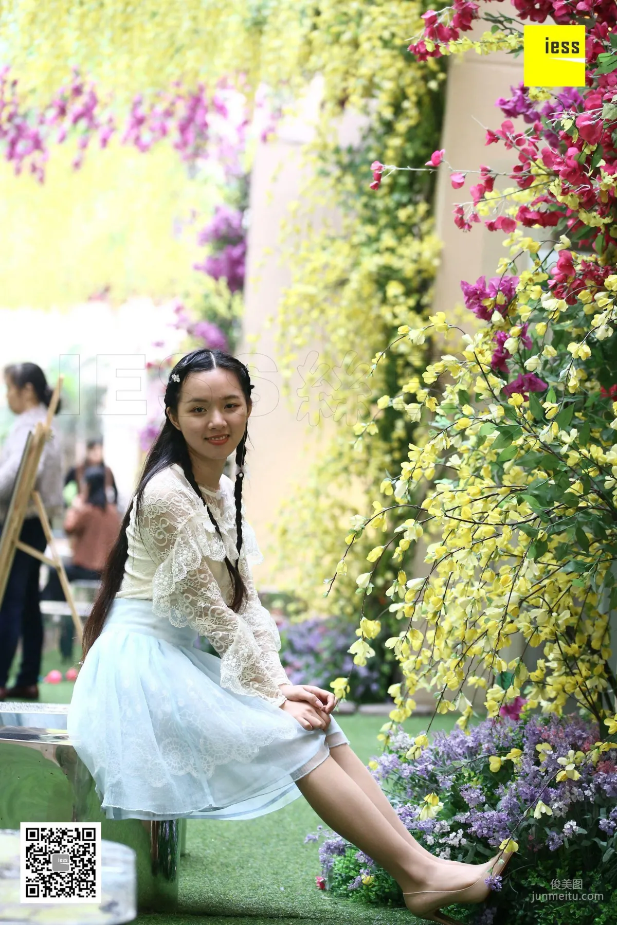 木木 《蕾丝花姑娘肉丝》 [异思趣向IESS] 丝享家233 写真集