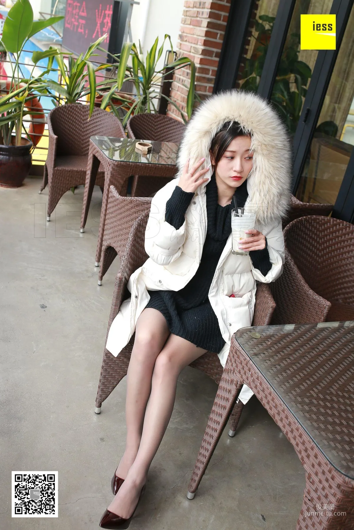 秋秋《羽绒服之恋》 [异思趣向IESS] 丝享家196 写真集