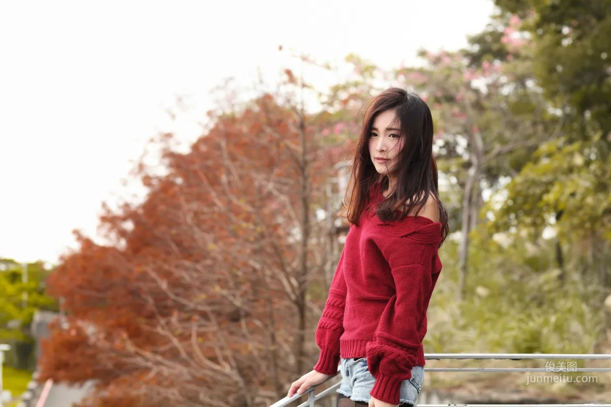 [台湾女神] 孟洁 (两套服装） 写真集